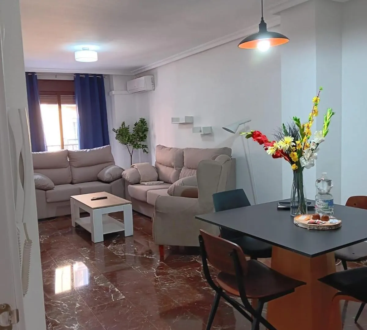 Plaza Ayuntamiento 2 Habitaciones Con Parking Pondos Linares  Apartment
