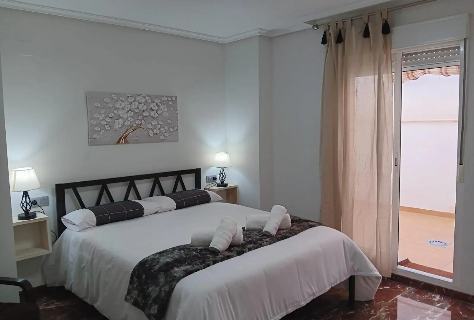 Plaza Ayuntamiento 2 Habitaciones Con Parking Pondos Linares