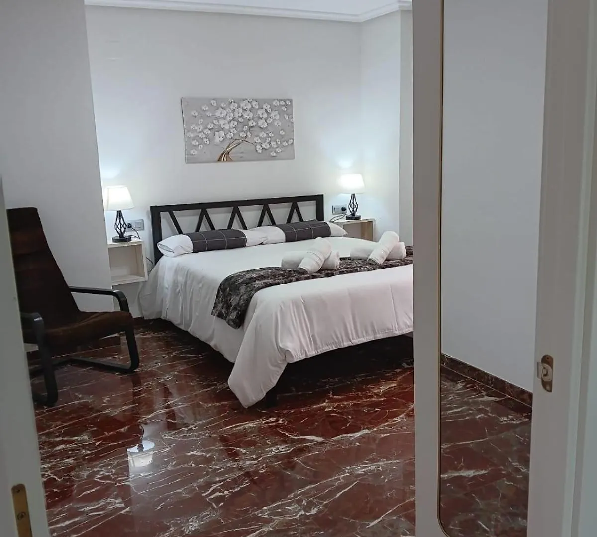 Apartment Plaza Ayuntamiento 2 Habitaciones Con Parking Pondos Linares